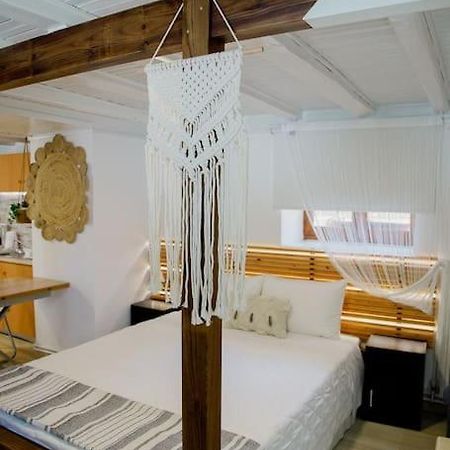 Yard- Family Retreat Apartment Corinth Luaran gambar